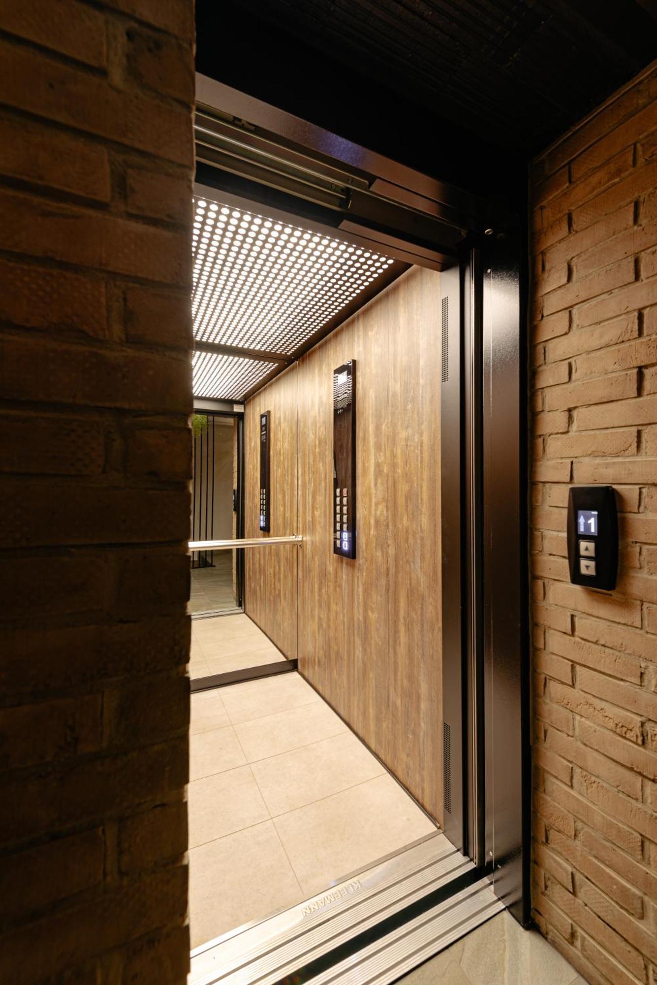 Centro Accommodation クルージュ＝ナポカ エクステリア 写真